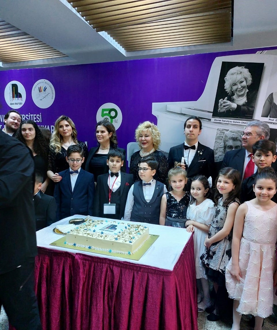 Görme engelli piyanist Ekrem Özcan Yılmaz'a üstün başarı belgesi - 1