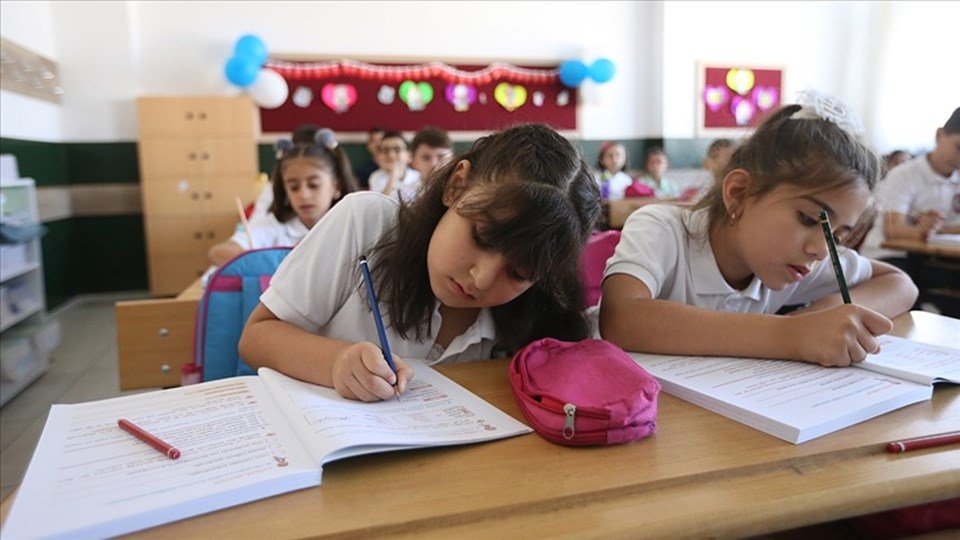 Okullar ne zaman açılacak, 2. dönem ne zaman başlıyor? (2022-2023 MEB tatil takvimi) - 1