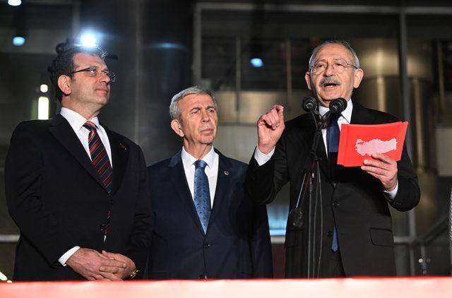 AA-20230306-30495880-30495874-MILLET_ITTIFAKININ_CUMHURBASKANI_ADAYI_KILICDAROGLU_CHP_GENEL_MERKEZI_ONUNDE_KONUSTU