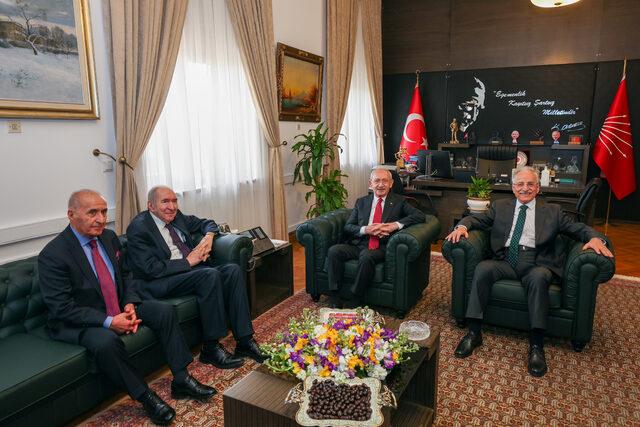 AA-20230307-30501415-30501414-CHP_GENEL_BASKANI_KILICDAROGLU_ESKI_CHP_GENEL_BASKANLARIYLA_GORUSTU