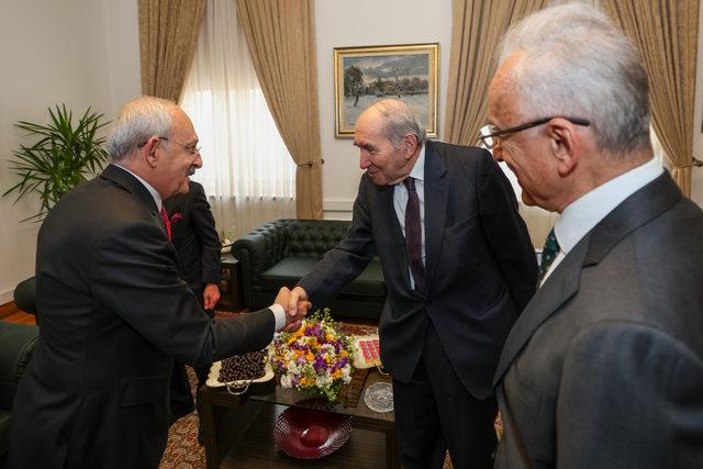 AA-20230307-30501415-30501411-CHP_GENEL_BASKANI_KILICDAROGLU_ESKI_CHP_GENEL_BASKANLARIYLA_GORUSTU