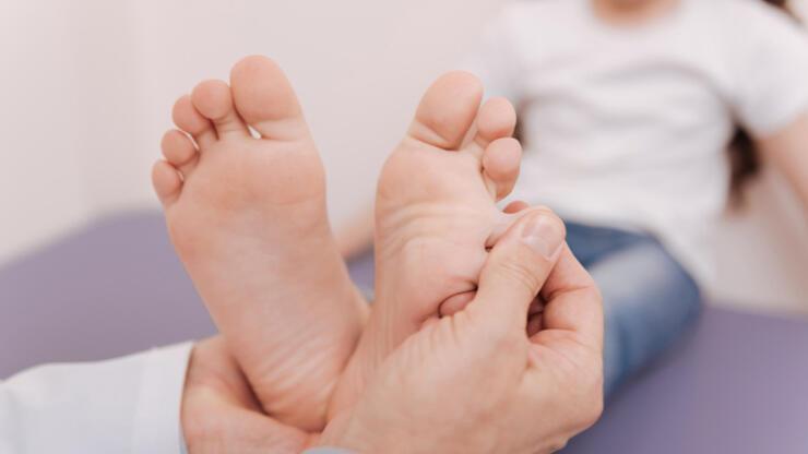 Ayak Ağrısı Neden Olur, Nasıl Geçer? Ayak Ağrısından Kaynaklanan Riskler Nelerdir?