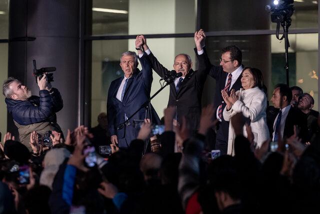 AA-20230306-30495892-30495891-MILLET_ITTIFAKININ_CUMHURBASKANI_ADAYI_KILICDAROGLU_CHP_GENEL_MERKEZI_ONUNDE_KONUSTU (1)