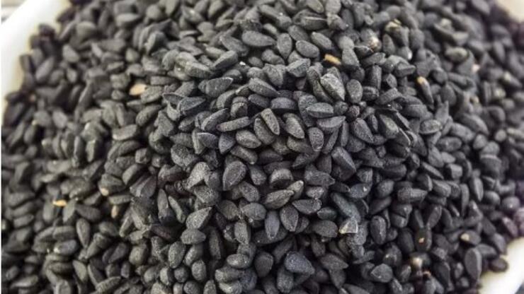 Saçlardaki beyazları anında yok ediyor