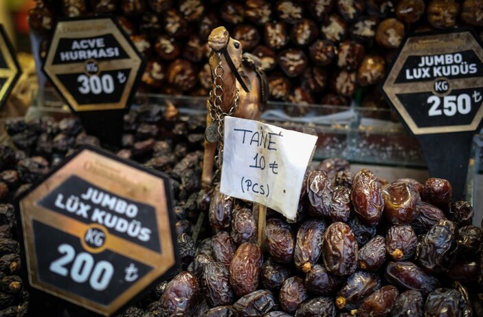 Ramazan'ın vazgeçilmezi hurmanın tane fiyatı 10 lirayı buldu
