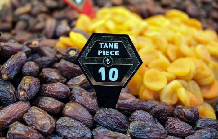 Ramazan'ın vazgeçilmezi hurmanın tane fiyatı 10 lirayı buldu