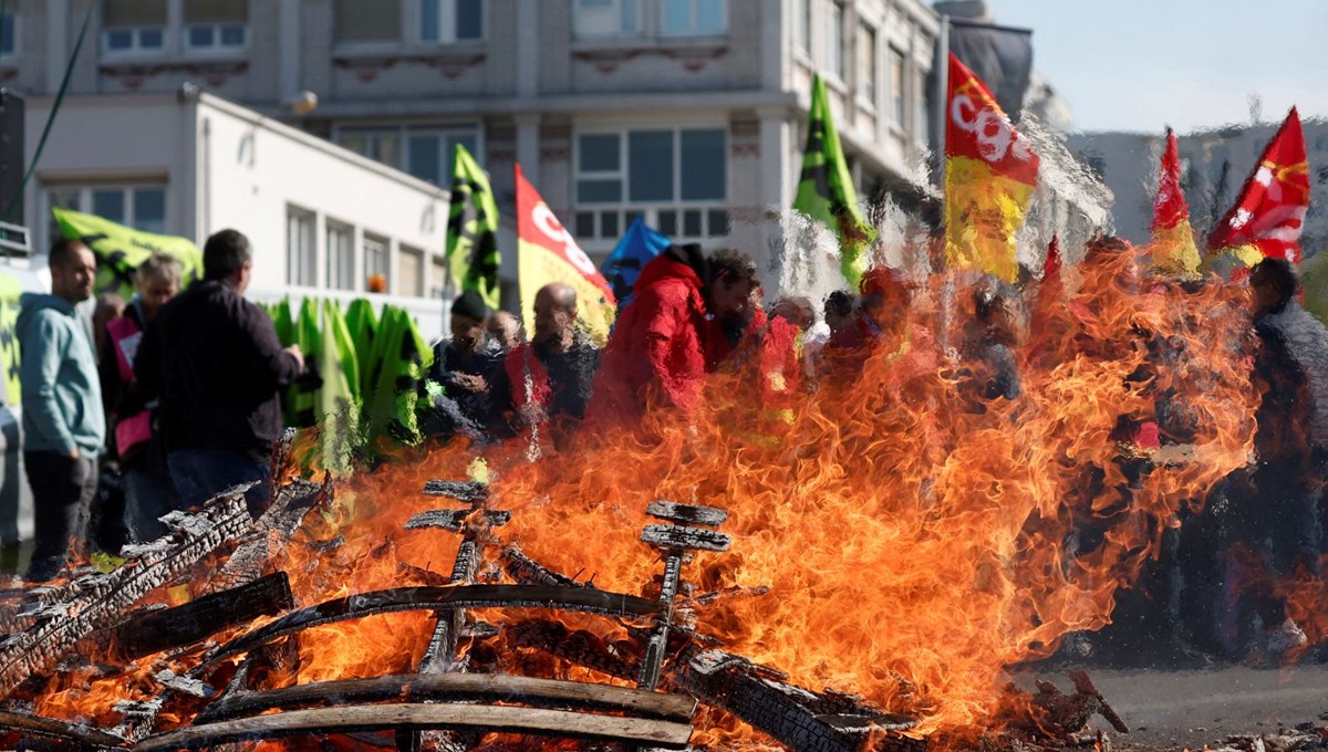 Fransa'da dev 1 Mayıs hazırlığı: Milyonlarca kişi emeklilik reformuna karşı sokağa çıkacak