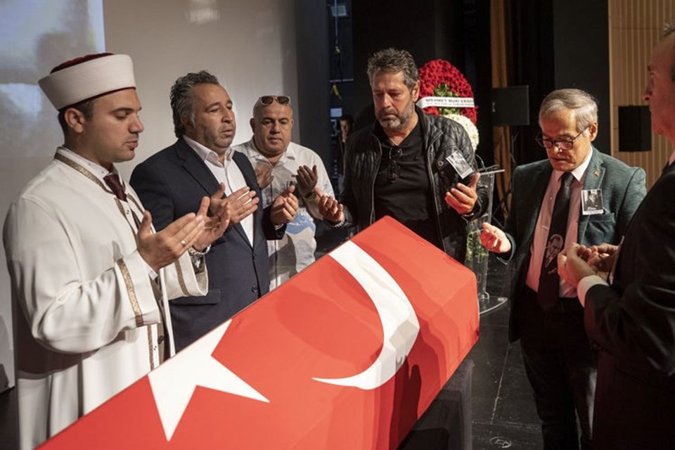 Sanatçı İlham Gencer için AKM'de tören düzenlendi - 2