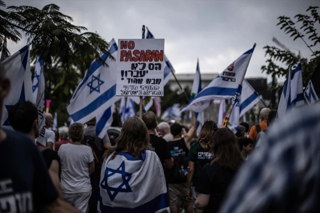 İsrail'de Netanyahu Hükümetine Karşı Protestolar Devam Ediyor
