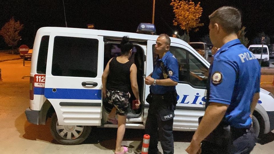 Tartıştığı erkek arkadaşını bıçaklayan kadın gözaltında - 1